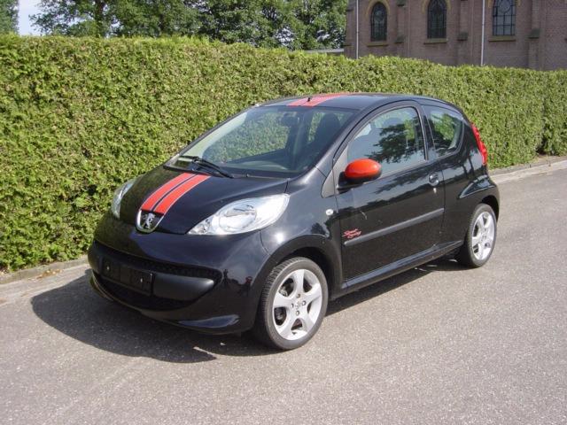 Peugeot 107 1.0 Street Racing.