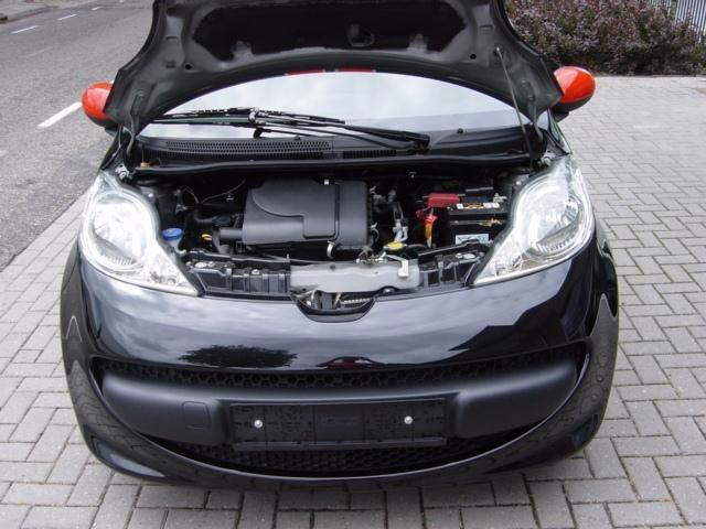 Peugeot 107 1.0 Street Racing.